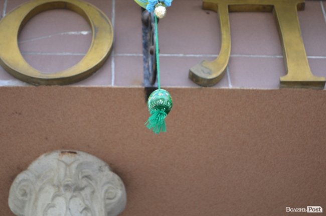 Традиційні писанки, яскраві курчатка і апетитні паски: великодній Луцьк. ФОТОРЕПОРТАЖ