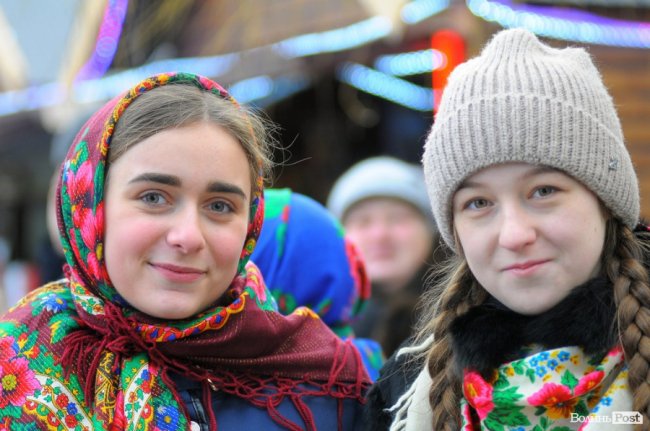 Обличчя різдвяних гулянь у центрі Луцька. ФОТО