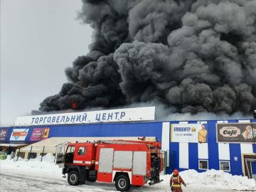 На Миколаївщині горить «Епіцентр». ФОТО
