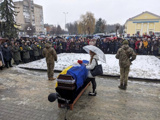 На захист стали троє чоловіків з однієї родини: у Ковелі попрощалися із 26-річним Героєм