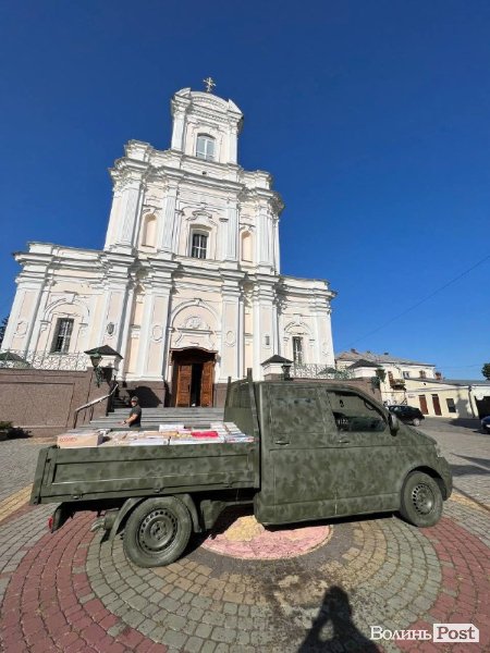 Волинським воїнам на Схід відправили автомобіль. ФОТО 