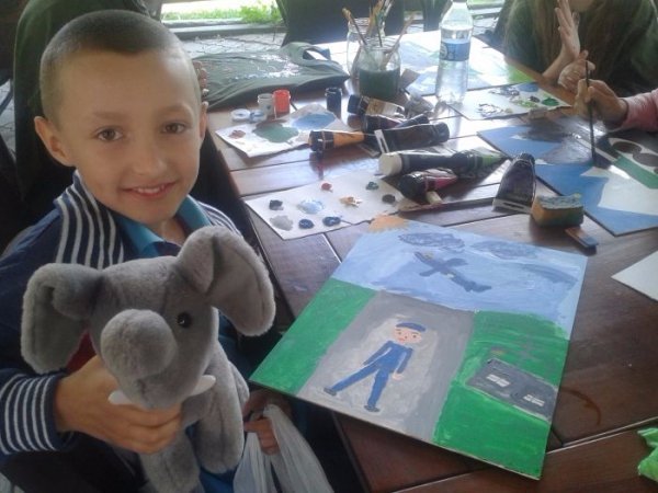 Діти волинських учасників АТО  творили «Подарунок для солдата». ФОТО