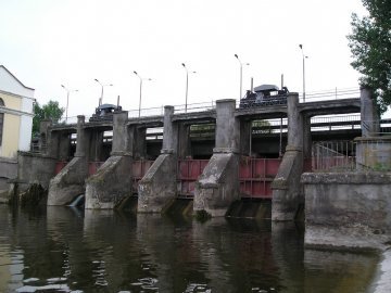 Тріщини на Хрінницькій дамбі: фахівці попереджають про загрозу підтоплень