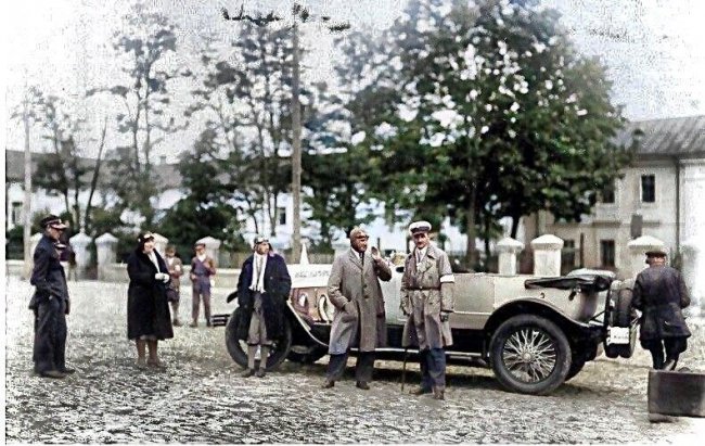 «Вечірня кава зі смаком історії»: розповіли, якими були перші ретрокари Луцька і «Rajd Wołyński» 90 років тому. ФОТО