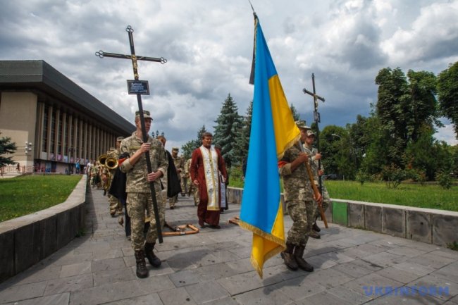 В Ужгороді попрощалися із військовими, які загинули на Рівненському полігоні
