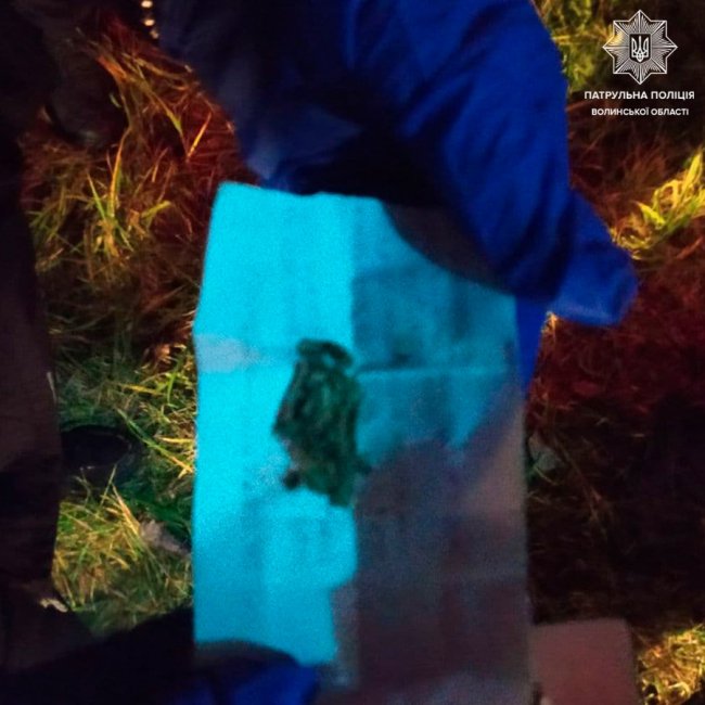Вночі на Волині від патрульних втікав водій з наркотиками в салоні. ФОТО