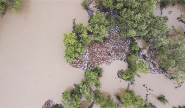 Затоплені поля та навіть мости: вражаючі кадри масштабної повені на Закарпатті. ВІДЕО