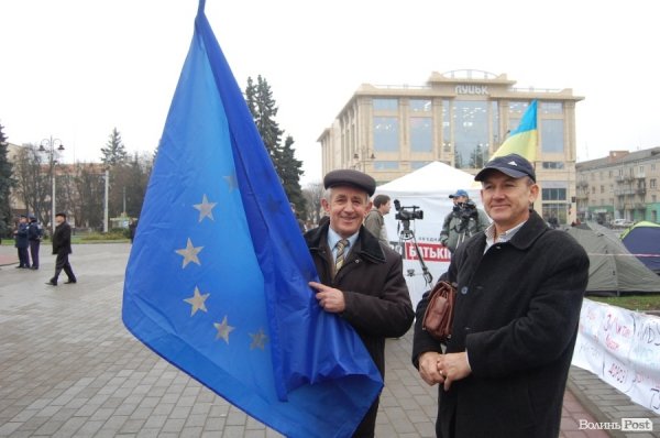 У Луцьку відбувся автопробіг за Європу. ФОТО