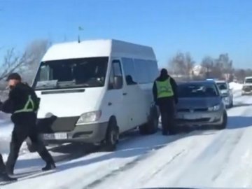 На Волині Volkswagen в’їхав у маршрутку