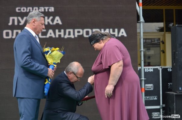 У Луцьку вручили державні нагороди сім’ям бійців, які загинули в АТО. ФОТО