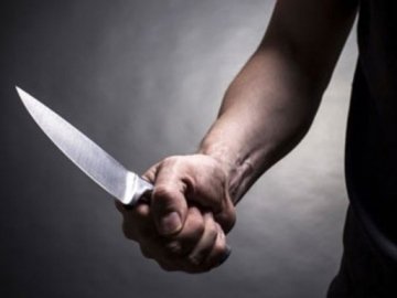 У Луцьку чоловік тричі вдарив ножем брата