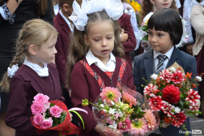 Каша та вишиті рушники: Перший дзвоник у школі №5