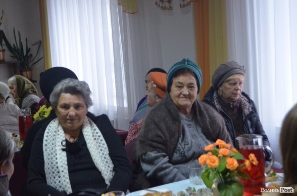 Неповносправним лучанам вручили продуктові набори. ФОТО