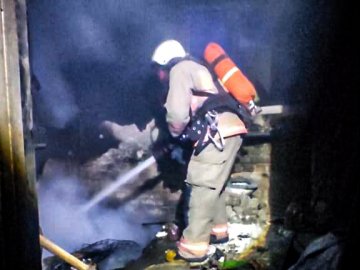 На Волині через недопалок загорілася хата, загинув чоловік