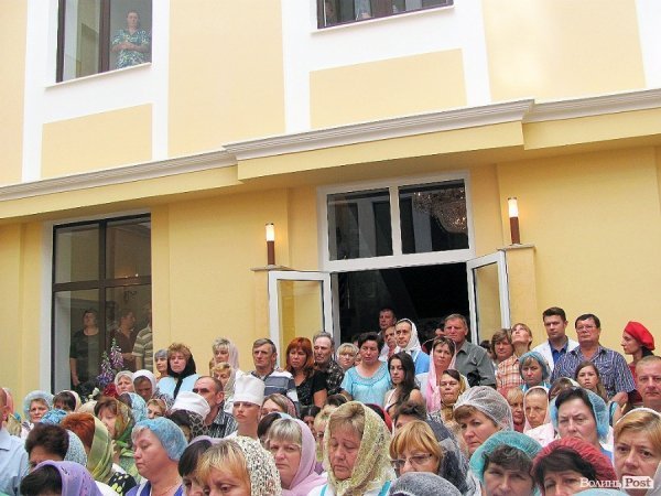 Митрополит Ніфонт відслужив молебень в обласній лікарні. ФОТО