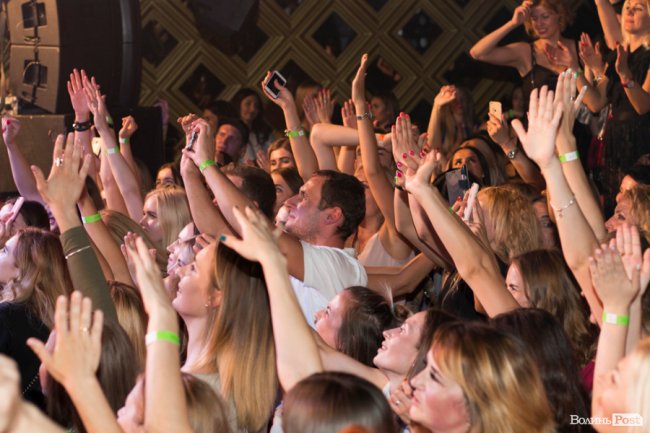У луцькій «Опері» відгримів концерт Макса Барських. ФОТОРЕПОРТАЖ