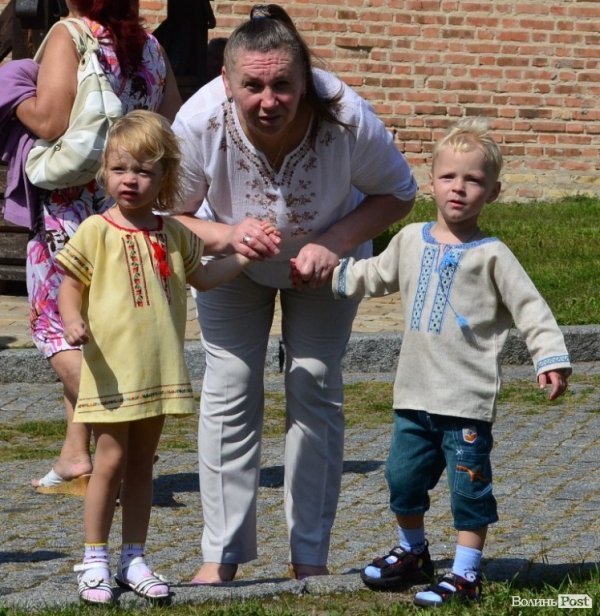 У Луцькому замку дітей вчили дзвонарному мистецтву. ФОТО