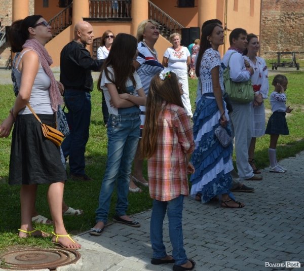 У Луцькому замку дітей вчили дзвонарному мистецтву. ФОТО