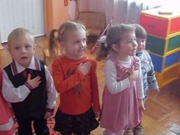 Діти з ясел заспівали гімн України. ВІДЕО