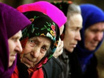 Українцям пообіцяли тричі збільшити пенсію