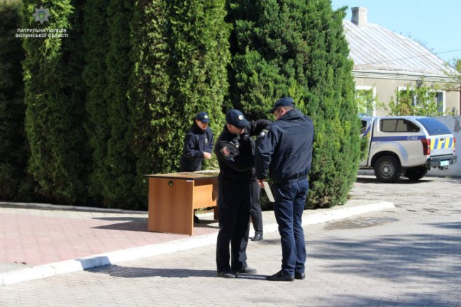 У Луцьку нагородили патрульних, які брали участь у війні з Росією. ФОТО