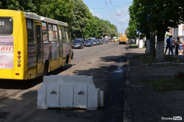 Луцький проспект Перемоги в міні-заторах. ФОТО