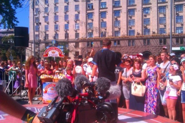 Хлопець з Луцька став переможцем  у «Караоке на Майдані». ФОТО