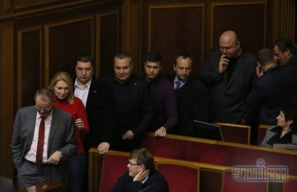 Верховна Рада 3 грудня: злий Азаров і безсила опозиція. ФОТО