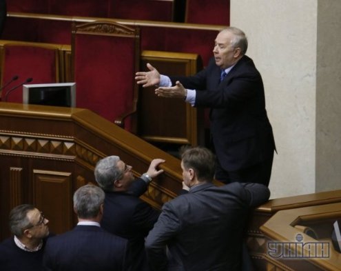 Верховна Рада 3 грудня: злий Азаров і безсила опозиція. ФОТО