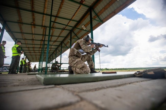 Луцький нацгвардієць – кращий стрілець з автомата. ФОТО