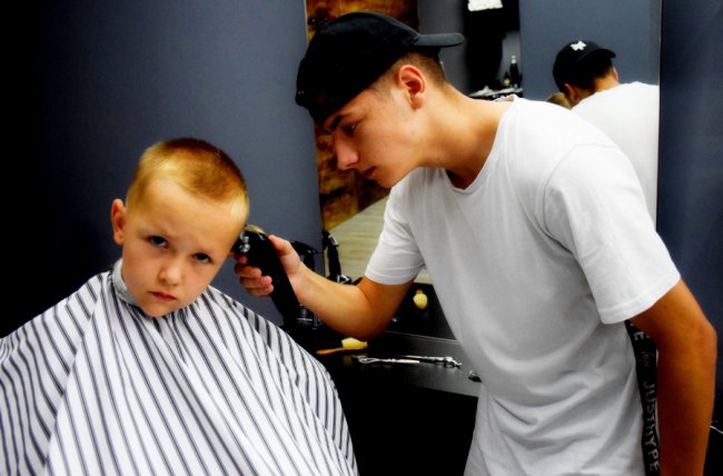 Із юристів – у барбери: як волинянка відкрила першу в Ковелі перукарню для чоловіків 