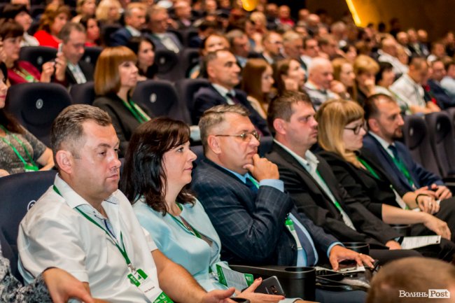 Сотні гостей та офіційні вітання: у Луцьку – міжнародний бізнес-форум. ФОТО