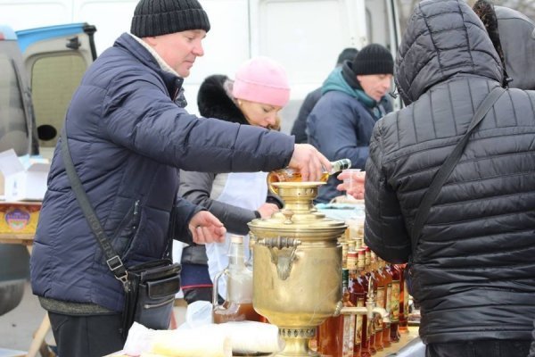 Мед, ялинки, кролі: як ярмаркували у Володимирі