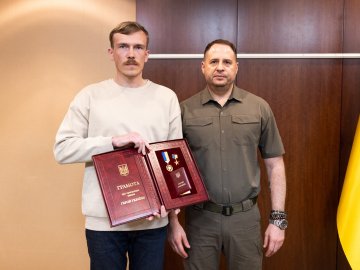 Зеленський присвоїв звання Герой України захисникам «Азовсталі». ФОТО