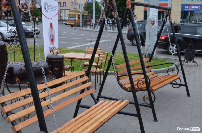 Від мініатюрних тістечок до величезних гойдалок: у центрі Луцька – свято професійної освіти. ФОТО