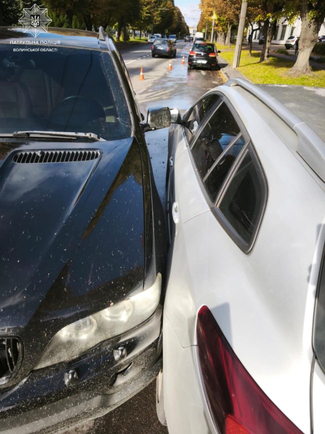 У Луцьку на Молоді зіткнулися три автівки У Луцьку на Молоді зіткнулися три автівки