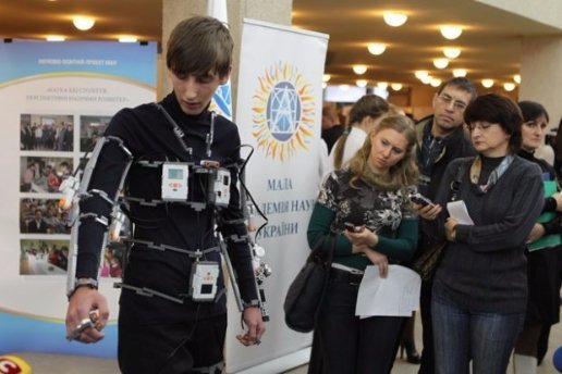 Неймовірний «шов блискавка» - один із унікальних винаходів українців, які допомогли людству. ФОТО. ВІДЕО