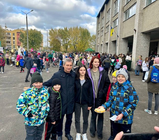 Учні волинської школи зібрали для ЗСУ майже 200 тисяч