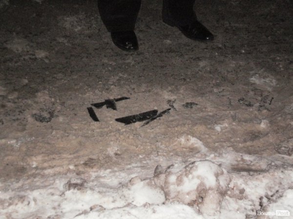 У Луцьку на переході авто збило маму з дитиною. Водій втік. ФОТО