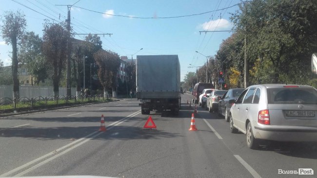 У Луцьку – масштабна тягучка через аварію