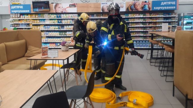 «Гасили пожежу» у «ПортCity»: у Луцьку відбулися спеціальні навчання.ФОТО.ВІДЕО