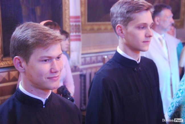 Фото випускного у Волинській духовній семінарії