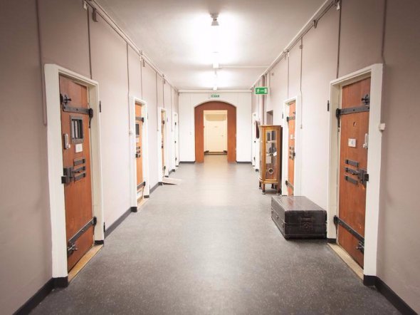 Опублікували фото в'язниць, які перетворили на готелі