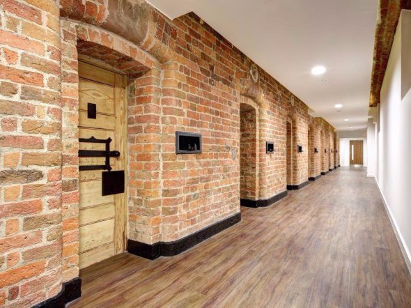 Опублікували фото в'язниць, які перетворили на готелі