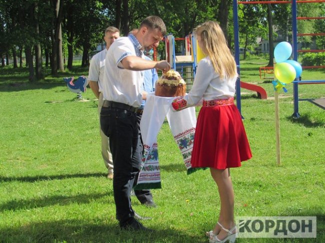 У волинському селі відкрили дитячий майданчик