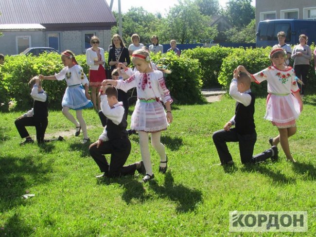 У волинському селі відкрили дитячий майданчик