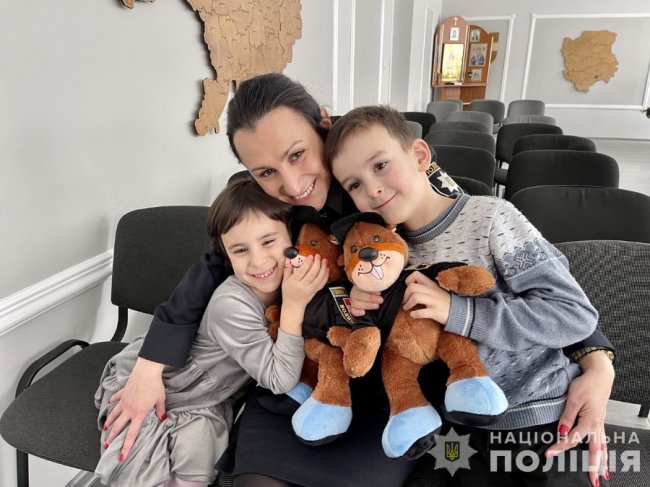 Поліцейські на Волині зробили подарунок родині полеглого колеги