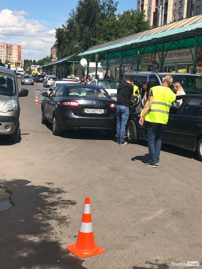 У Луцьку поблизу Варшавського ринку – аварія. ФОТО
