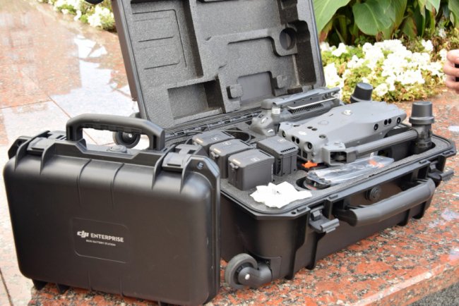 Волинські прикордонників отримали від благодійників безпілотник та водоочисні станції. ФОТО