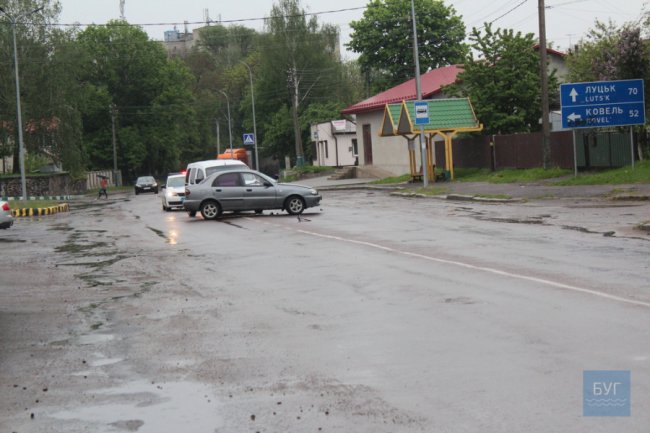 На Волині мінівен зіткнувся з Lanos